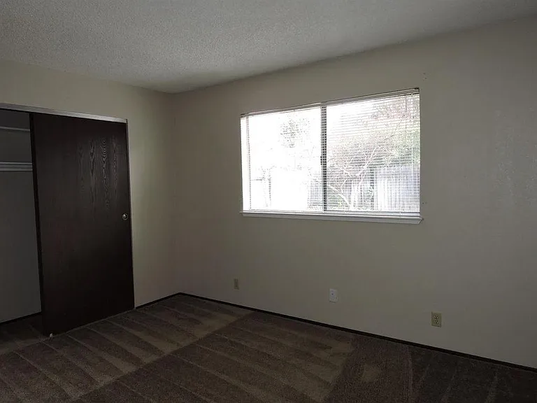 2738 Hurley Way — Photo 12