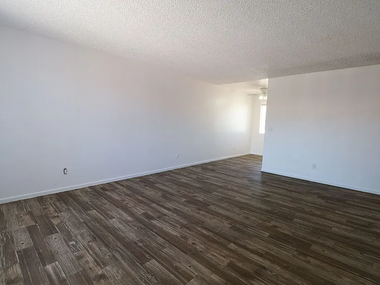 1620 N Beverly Ave #10 — Photo 6