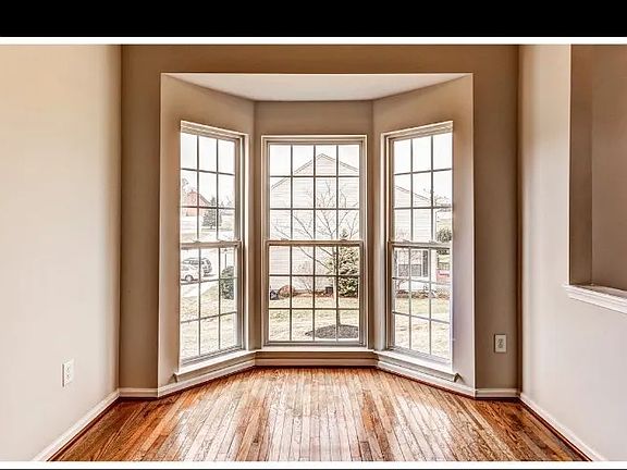 3rd image of 73 Messina Ct