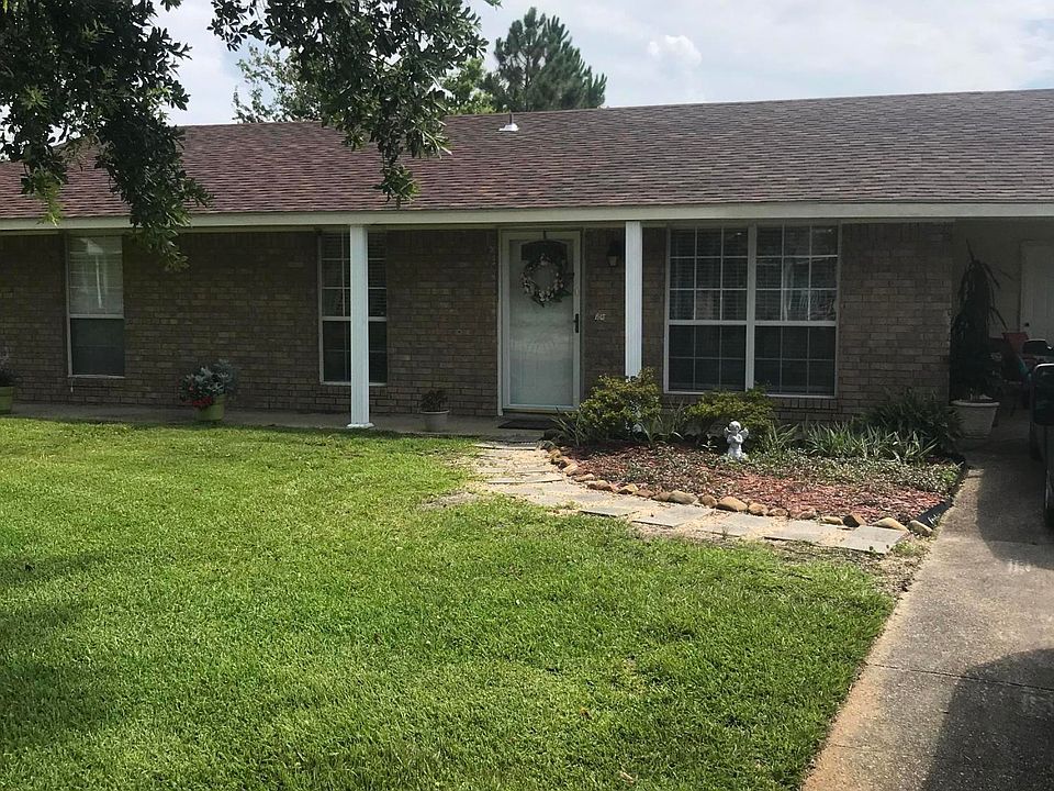 1st image of 324 Oak Park Dr