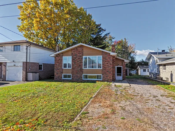 29 Beaver Cres, North Bay, ON P1A 3N1