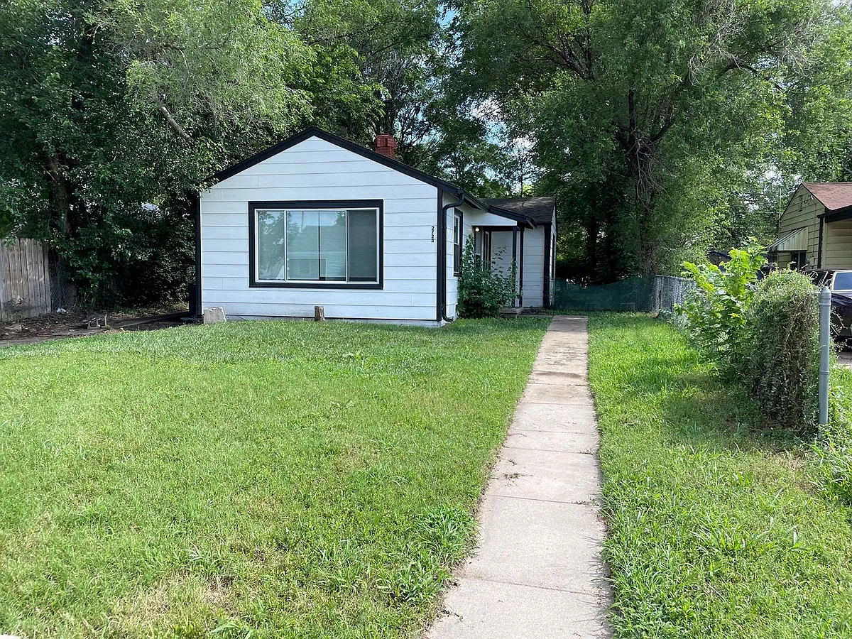 Building Photo - 2723 E Mossman Ave