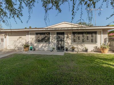 758 8th St, Orange Cove, CA, 93646