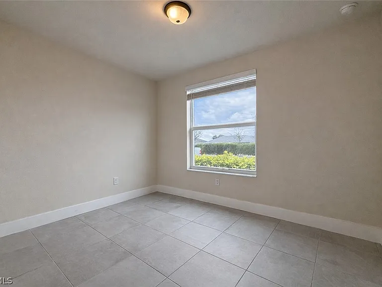 3303 SW 8th Pl #106 — Photo 15