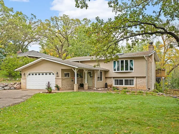 5849 Bell Cir, Minnetonka, MN 55345