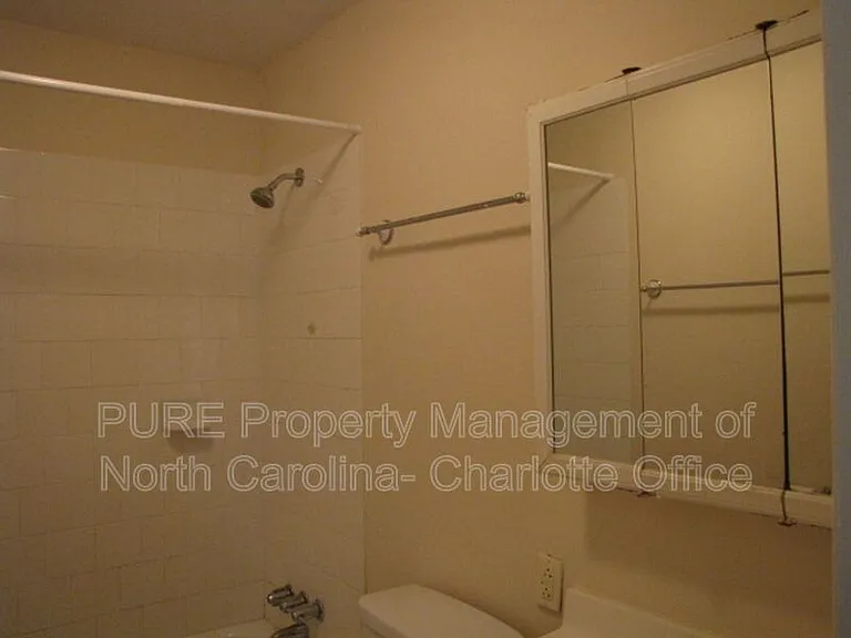 1933 Saint Luke St #1 — Photo 6