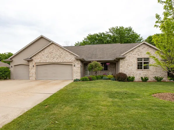 N7914 Creekside Dr, Sherwood, WI 54169