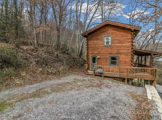 35 Creeds Cove Ln, Waynesville, NC 28785
