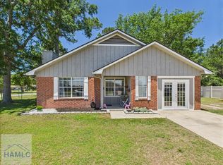 16 E Kenny Dr, Hinesville, GA 31313