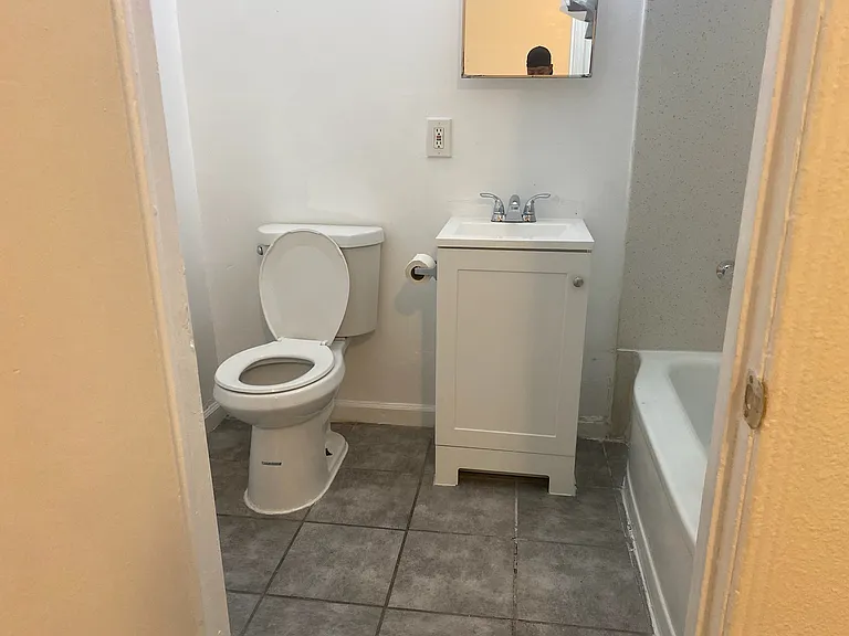623 N Edison St #4 — Photo 6
