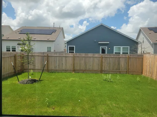 164 Northern Pintail Dr, Uhland, TX 78640