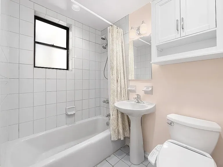 220 E 82nd St #2RW — Photo 6