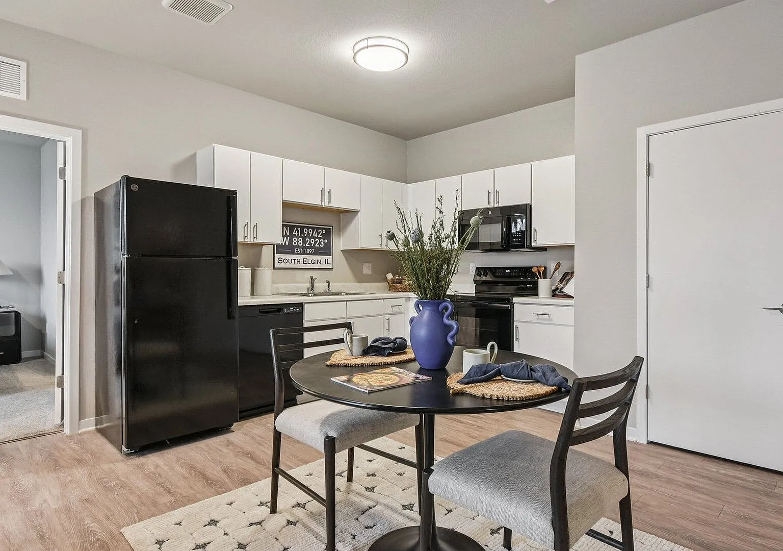 Authentix South Elgin — Photo 4