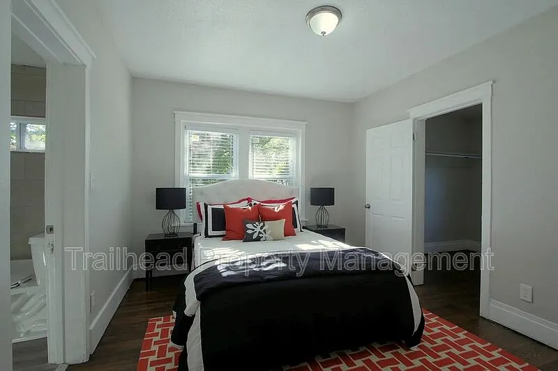 2 bed, 1.0 bath, 950 sqft, $1,250 — Photo 4