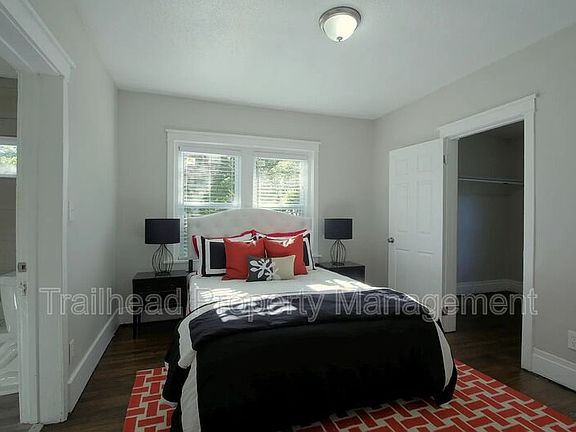 4th image of 1218 Brush Creek Blvd Unit 2
