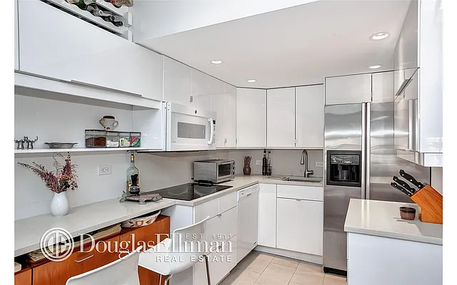 Sold by Douglas Elliman | media 36