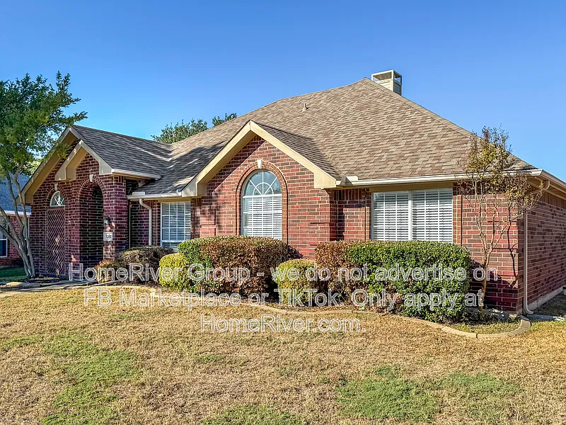 3 bed, 2.0 bath, 1707 sqft, $2,490 — Photo 2