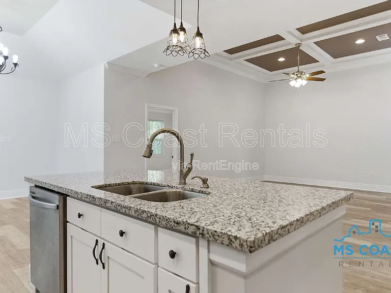 15334 Oak Creek Cv — Photo 12