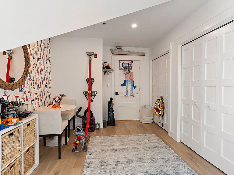 65 Chelsea St #403 — Photo 12