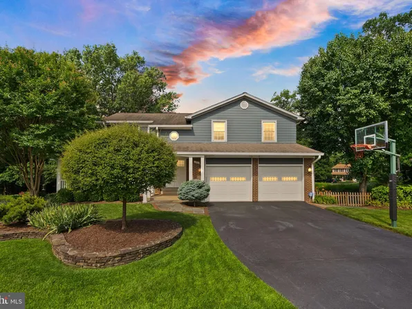 13312 Tuckaway Dr, Fairfax, VA 22033