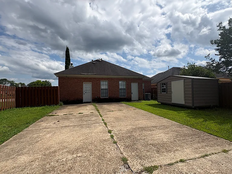 2041 Station Ct — Photo 11