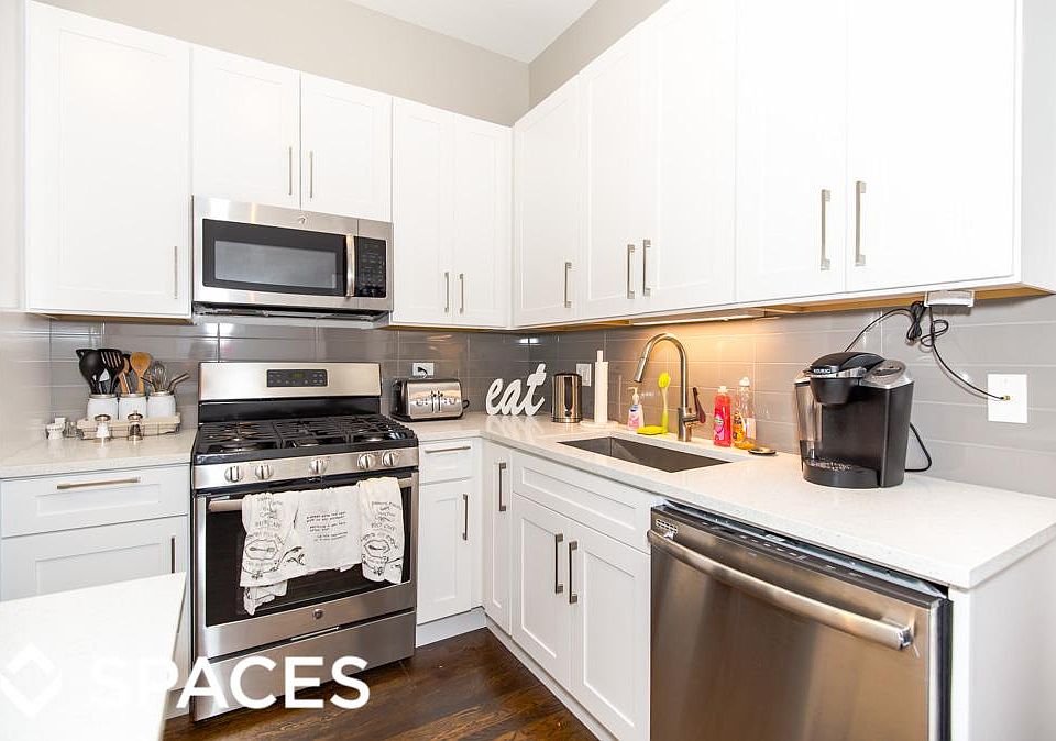 1st image of 1063 W Cornelia Ave #2F