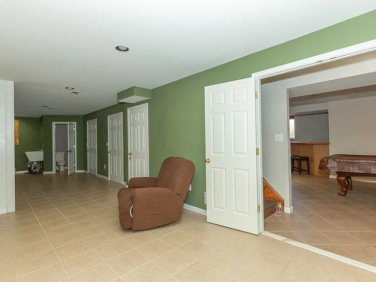 180 Muirfield Ct — Photo 41