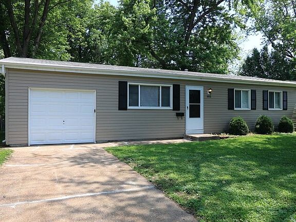 2nd image of 1115 Estes Dr