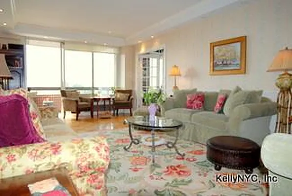 Rented by KellyNYC Inc | media 19