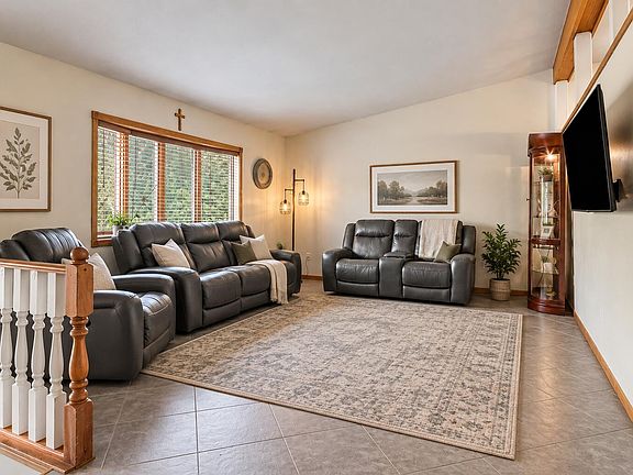 4th image of 2907 Arbor Ln