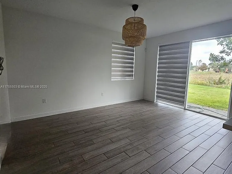 1028 SE 23rd Ave — Photo 6