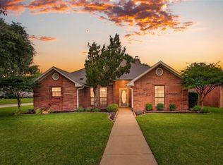 605 Meadowcrest Dr, Highland Village, TX 75077