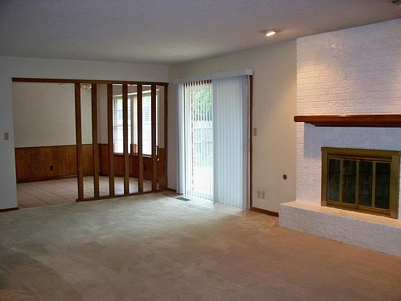 FROM ENTRY TOWARDS EAT IN KITCHEN