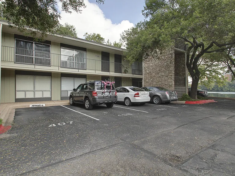 500 E Riverside Dr #136 — Photo 20