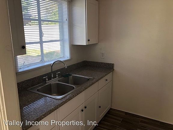 2nd image of 516 W Highland Ave APT M