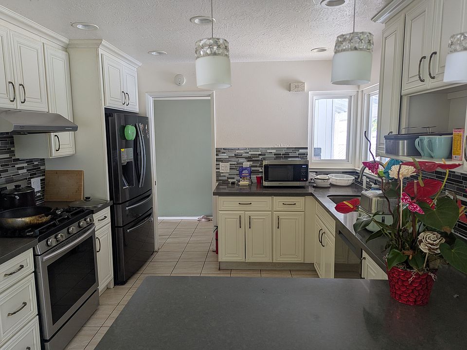 1st image of 575 Barto St