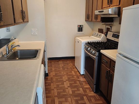 5th image of 1574 Cornell Cir #1574