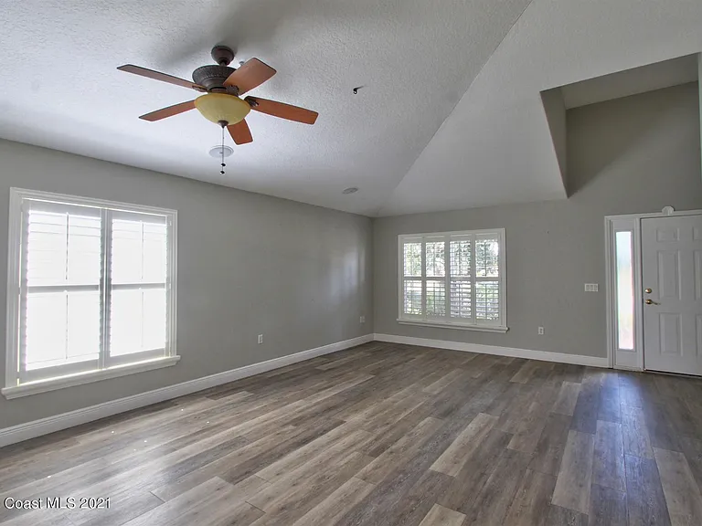 2906 Mondavi Dr — Photo 2
