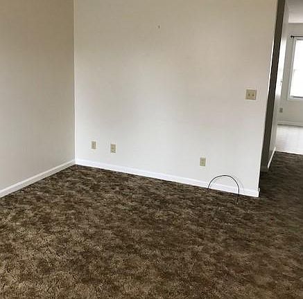 5th image of 17511 Lexington Ave