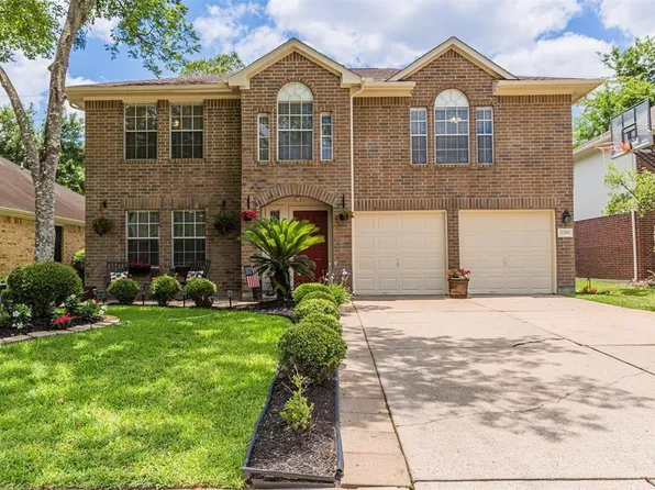 17106 Summer Hollow Dr, Sugar Land, TX 77498