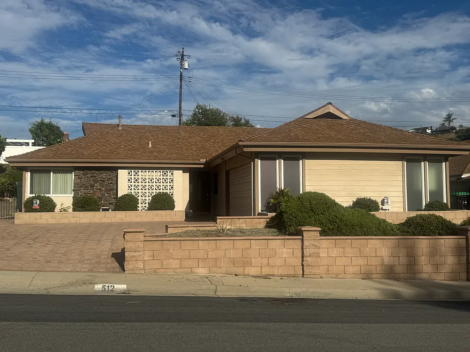 512 Ladera St