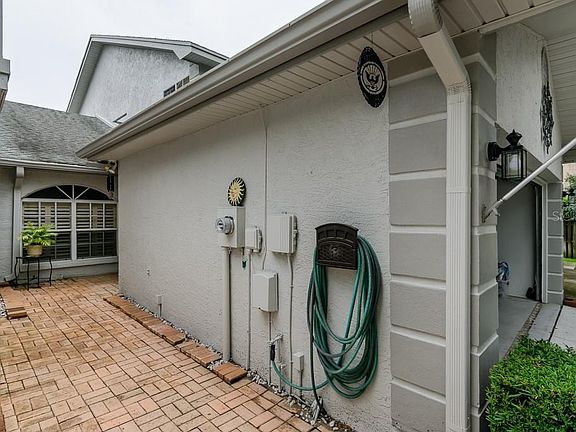4th image of 2519 N Field Ln