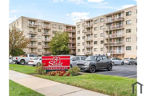 130 Slade Ave Photo 1