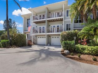 3806 6th Ave, Holmes Beach, FL 34217