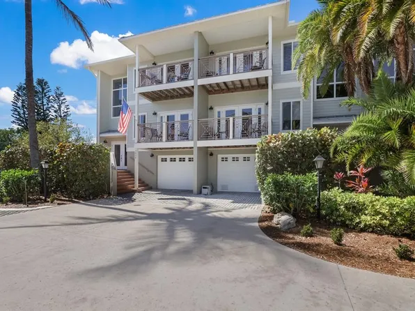 3806 6th Ave, Holmes Beach, FL 34217