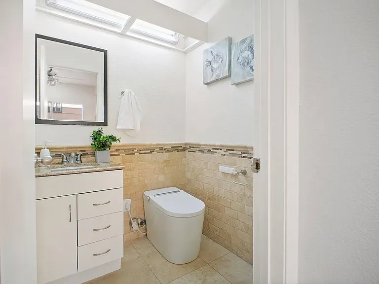 1796 Lucretia Ave — Photo 26
