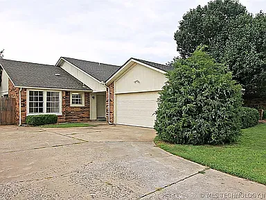 3 bed, 1640 sqft, $1,800 — Photo 4