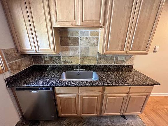 3rd image of 965 Mangrove Ave APT 10