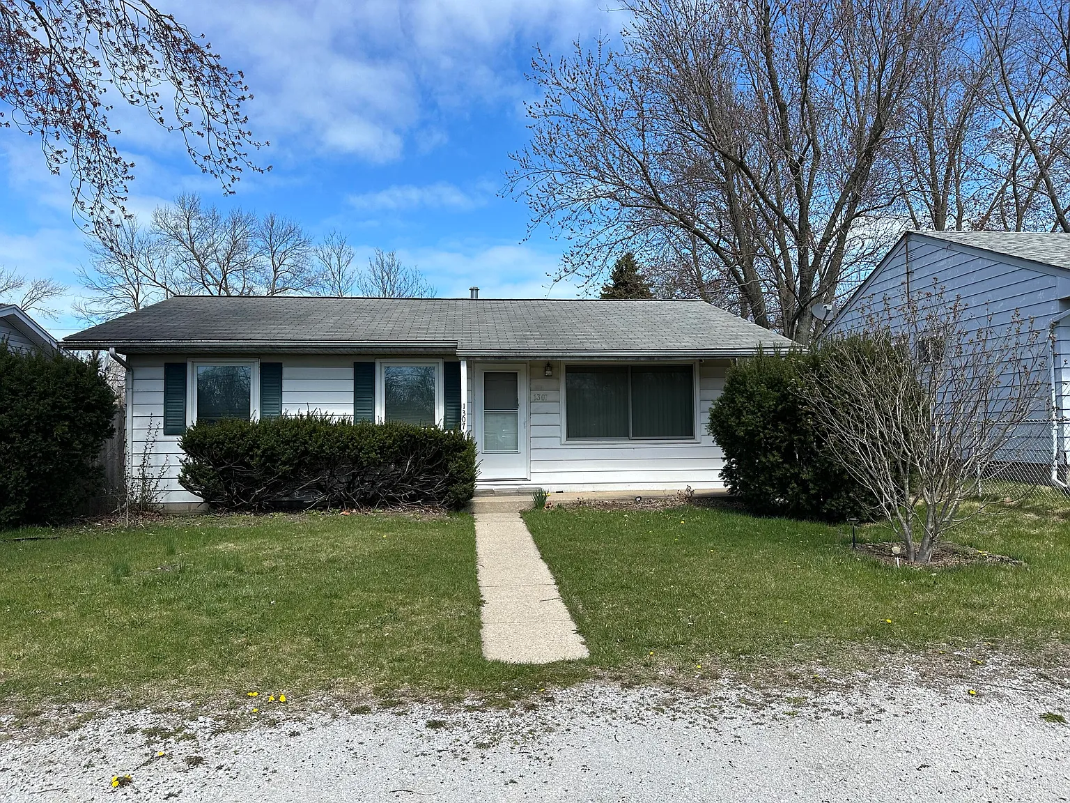 1307 Earl Rd photo 1