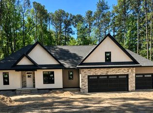 40 S Shamrock Dr, Southern Pines, NC 27281